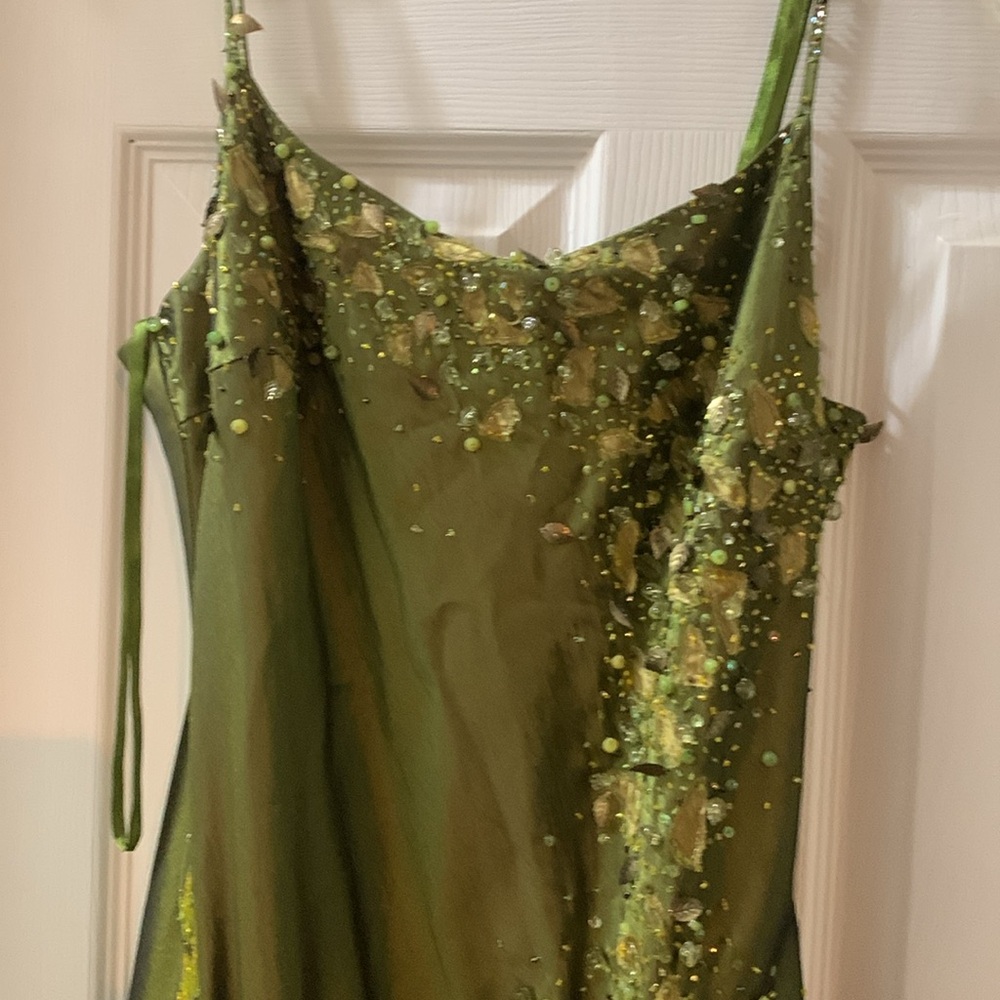 Beautiful dress backless with sequence in the top with small jacket - Picture 3 of 10